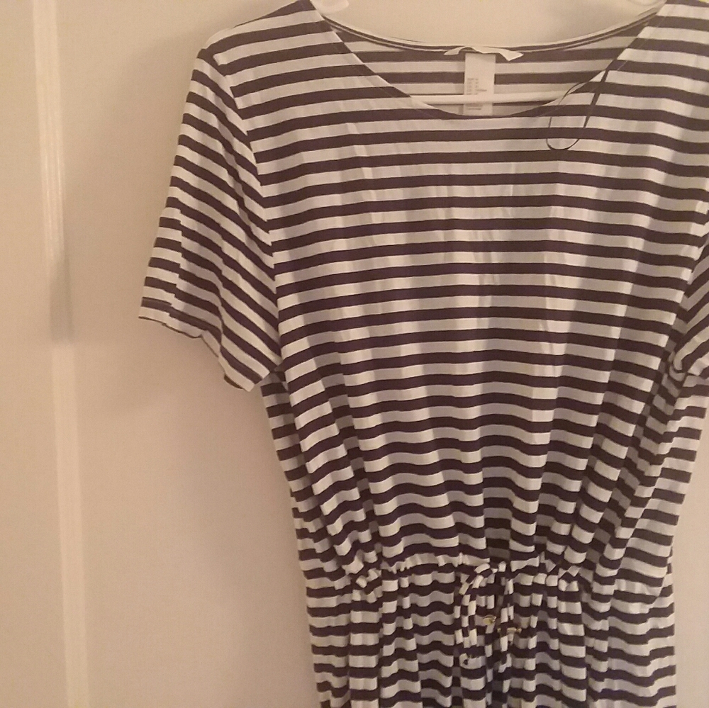 H&M Casuel Dress - Picture 2 of 8